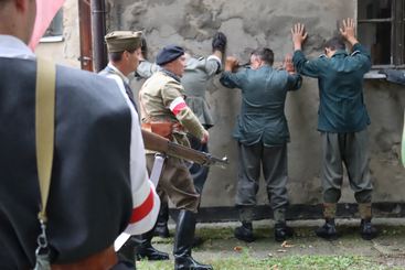 Inscenizacja historyczna i koncert patriotyczny podsumowały wieluńskie uroczystości związane z 80. rocznicą wybuchu Powstania Warszawskiego